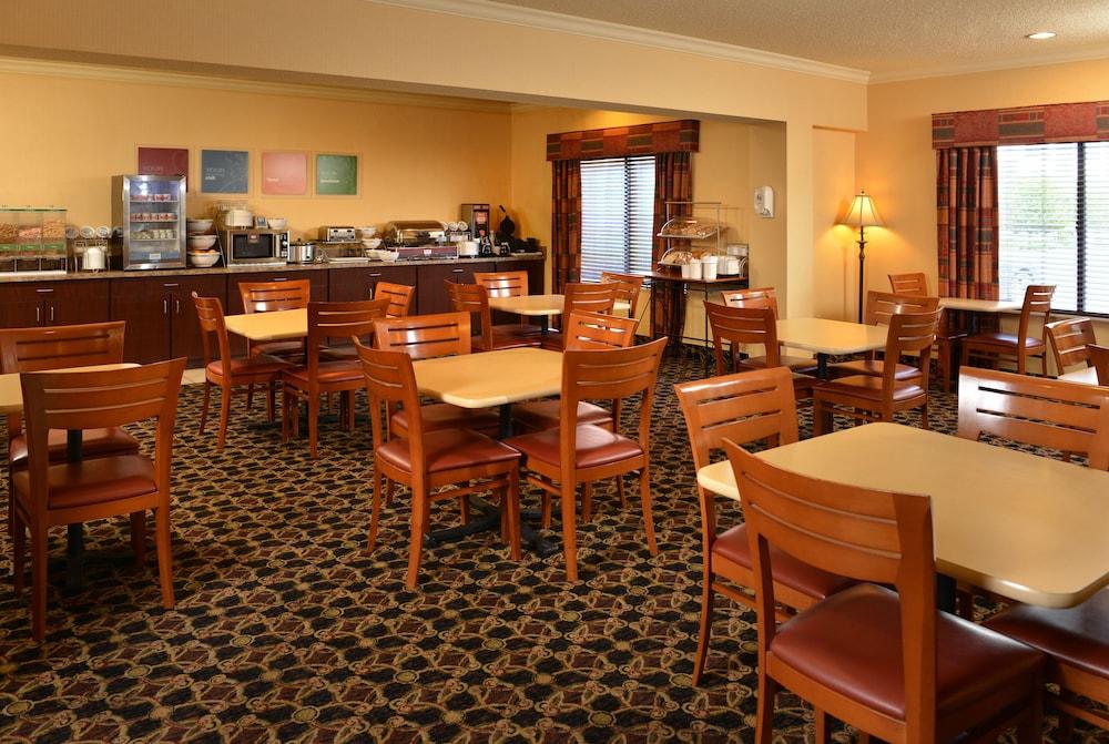 คอมฟอร์ต สวีท เพรสตันส์เบิร์ก เวสต์ Hotel Prestonsburg ภายนอก รูปภาพ
