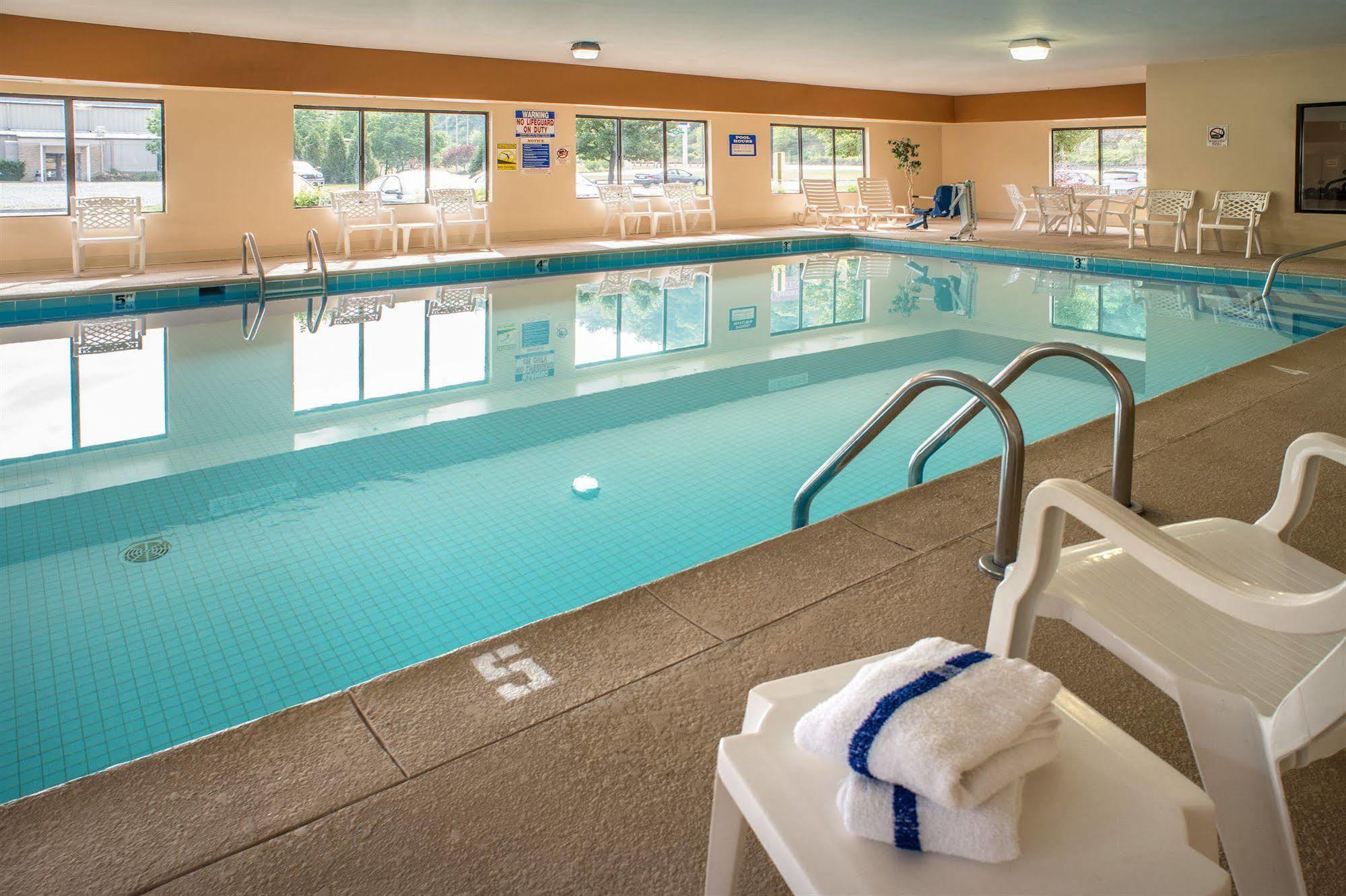 คอมฟอร์ต สวีท เพรสตันส์เบิร์ก เวสต์ Hotel Prestonsburg ภายนอก รูปภาพ